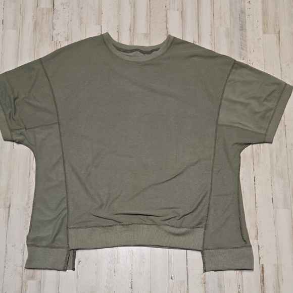 Casual Olive Short Sleeve - Picture 2 of 3